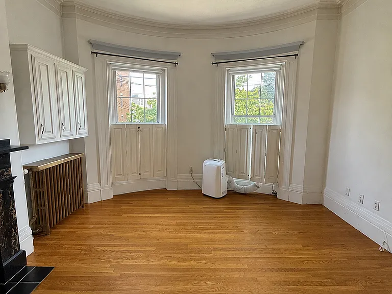 187 Webster St #2 — Photo 5