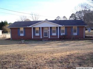 2020 Cunningham St, Scottsboro, AL 35769