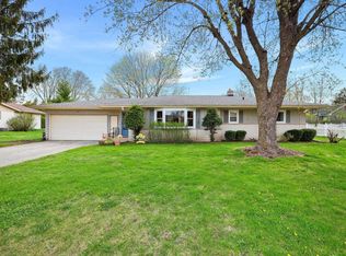 909 Park View Dr, Sun Prairie, WI 53590