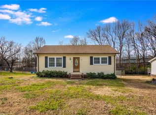 22 Hodges Dr, Thomasville, NC 27360