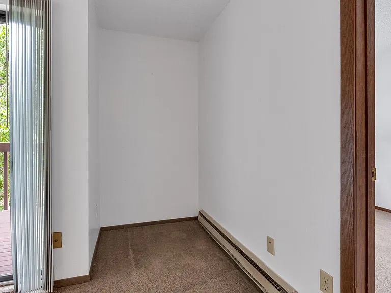 South Street Apartments — Photo 17