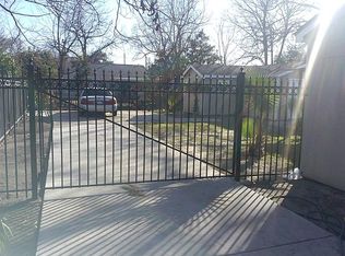 810 E Rittenhouse St, Houston, TX 77076