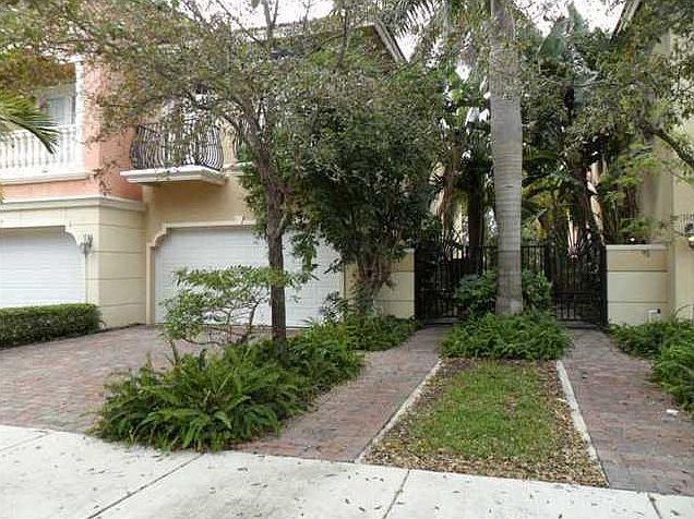 2nd image of 1113 NE 14th Avenue #4