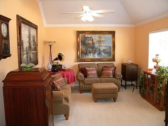 5th image of 1574 Angel Falls Dr