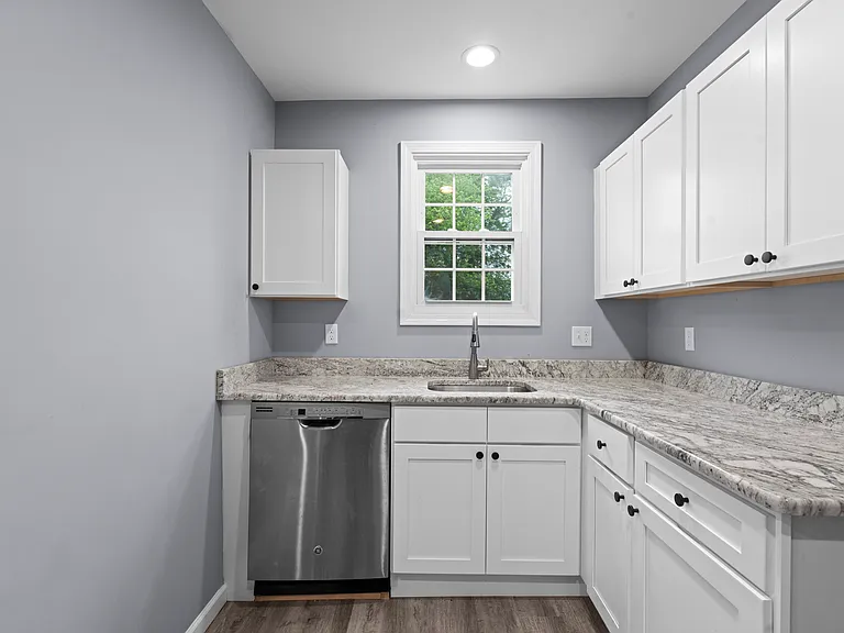 4 Columbus Ave — Photo 4
