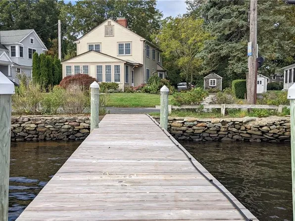 169 Mathewson Rd, Barrington, RI 02806