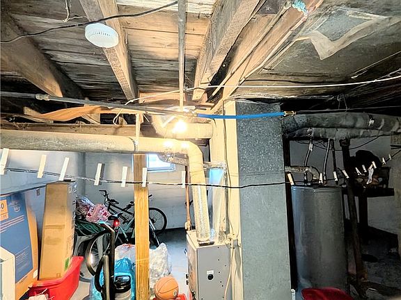 5th image of 94 Peck St