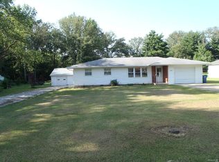2416 North St, Harrisburg, IL 62946