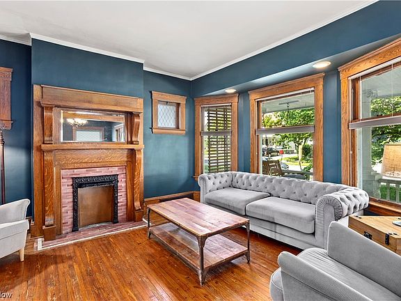 5th image of 1585 Lincoln Ave