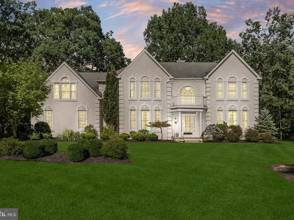 2 Franklin Ct, Southampton, NJ 08088