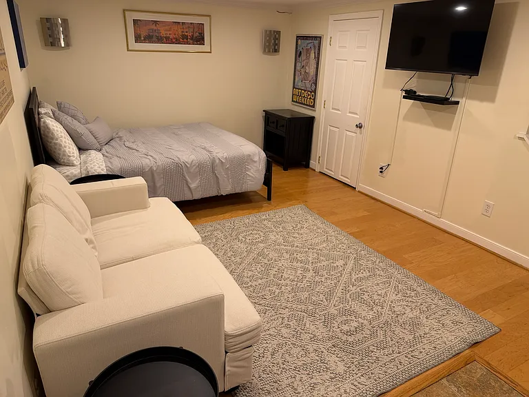 4799 Williamsburg Blvd — Photo 1
