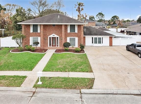 2nd image of 129 Woodlake Blvd