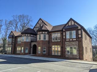 138 Sunset Cir #302, Greensboro, NC 27408