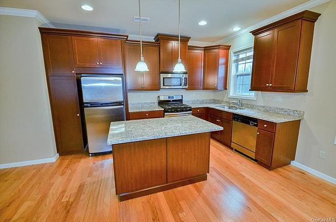 1st image of 116 Canter Ct