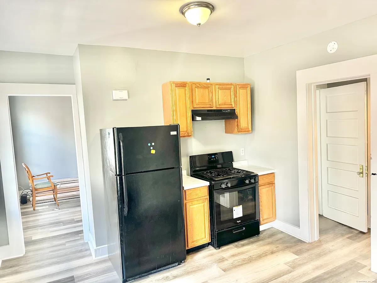 Building Photo - 247 W Ivy St #2