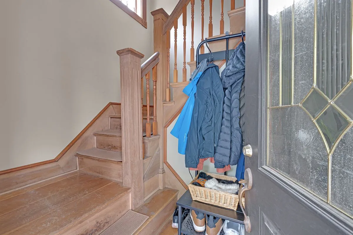 3 bed, 1.5 bath, 1700 sqft, $3,600 — Photo 3