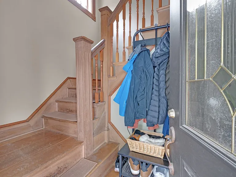 24 Orchard Ave — Photo 3