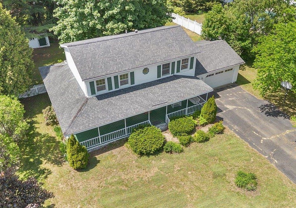 1st image of 32 Countryside Drive