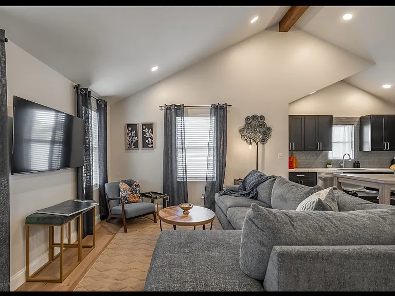 11 McAdoo Ave — Photo 7
