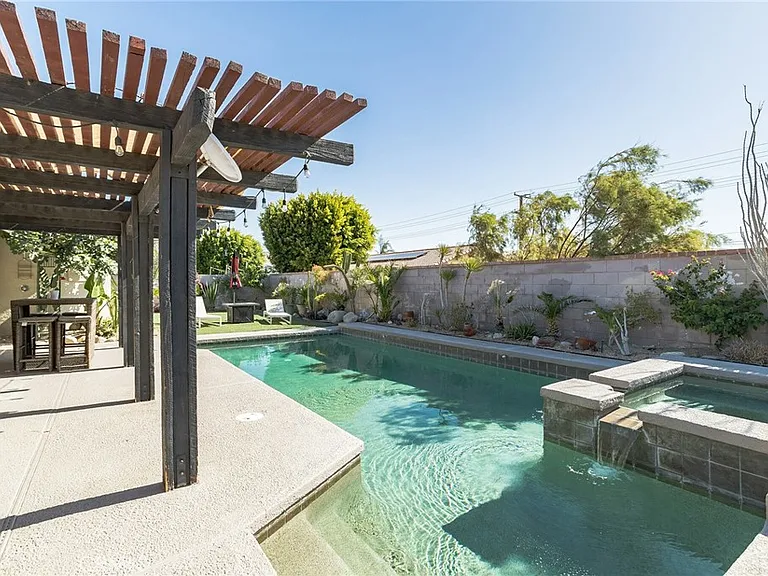 27350 Melanita Dr — Photo 3