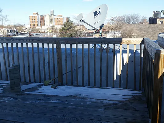 Rented by Evergreen Apartments BK | media 65