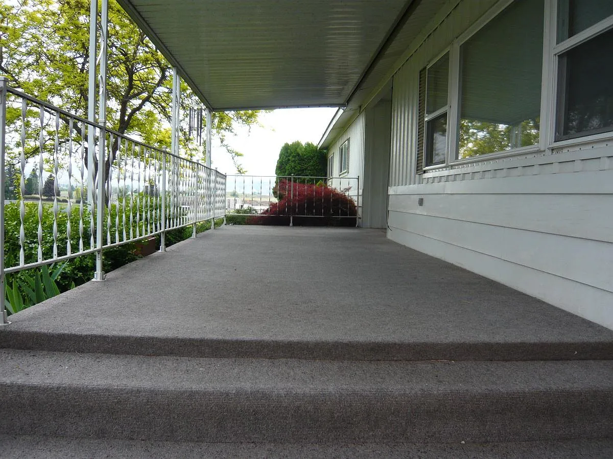 2 bed, 1.5 bath, 1248 sqft, $1,200 — Photo 3