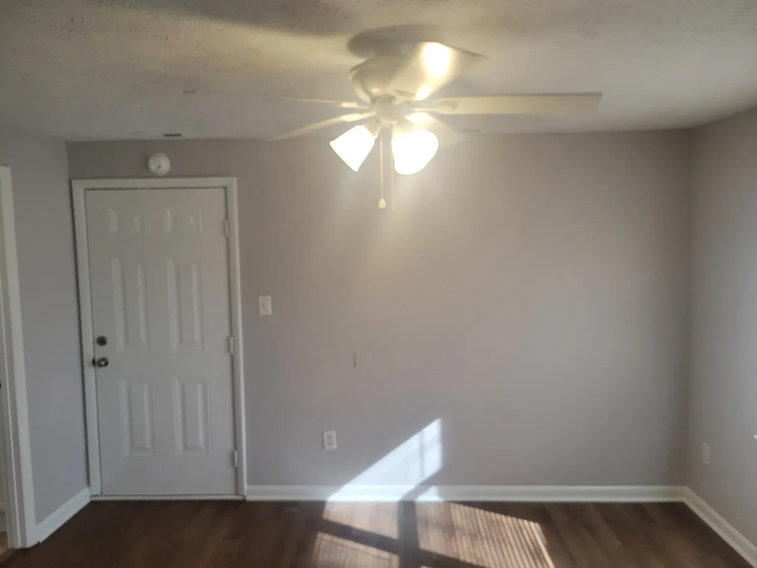 3 bed, 1300 sqft, $1,295 — Photo 4