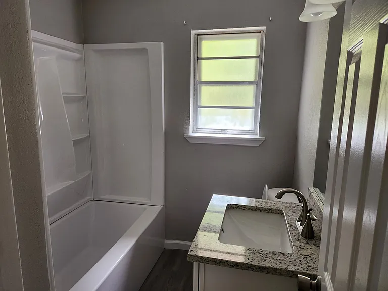 503 W Griffith Ave — Photo 9