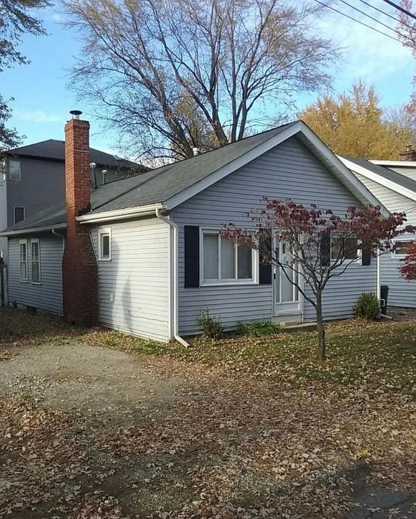 3 bed, 900 sqft, $1,600 — Photo 2