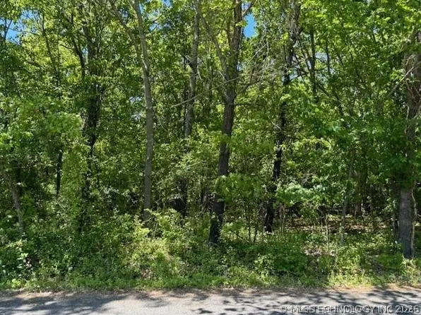 S 339th Pl, Wagoner, OK 74467