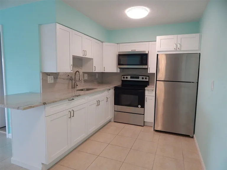 3220 Bayview Dr #314 — Photo 6