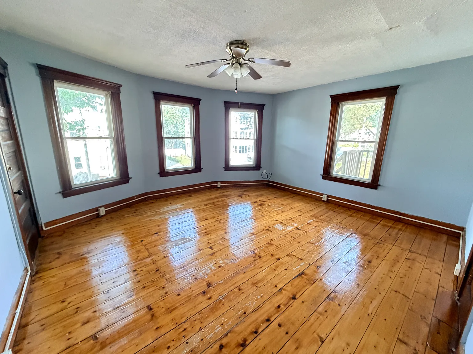 1 bed, 860 sqft, $1,500 — Photo 3