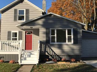 207 W Bennett St, Three Rivers, MI 49093