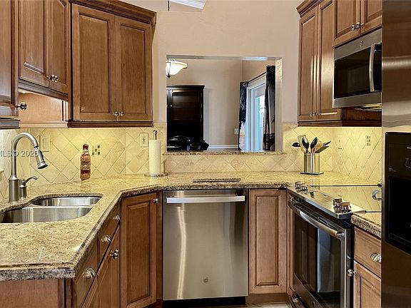 3rd image of 14638 SW 128th Court Rd