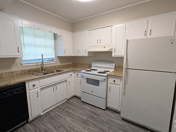 5th image of 2290 Chapel Hill Rd