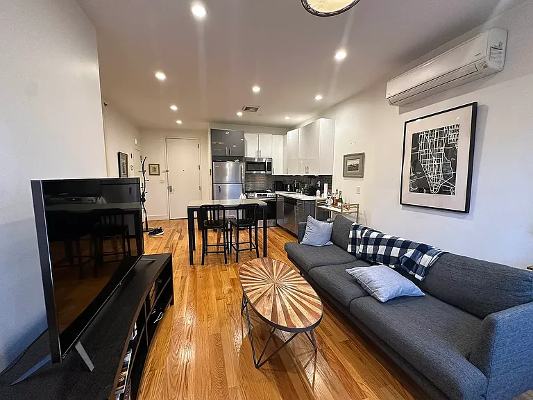 736 Washington Ave #5F — Photo 2