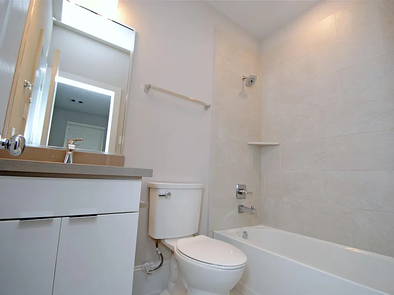 1270 N Post Oak Rd #A — Photo 36