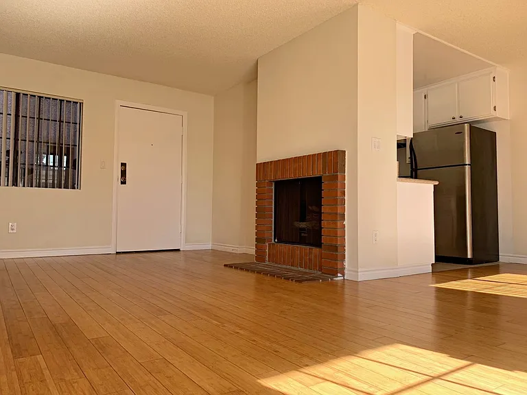 9801 Tabor St — Photo 3