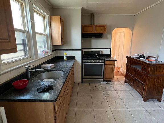 5th image of 238 Charles Ave Floor 2