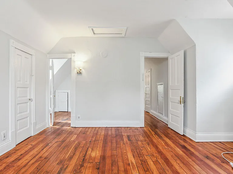 3213 Lexington Ave — Photo 17