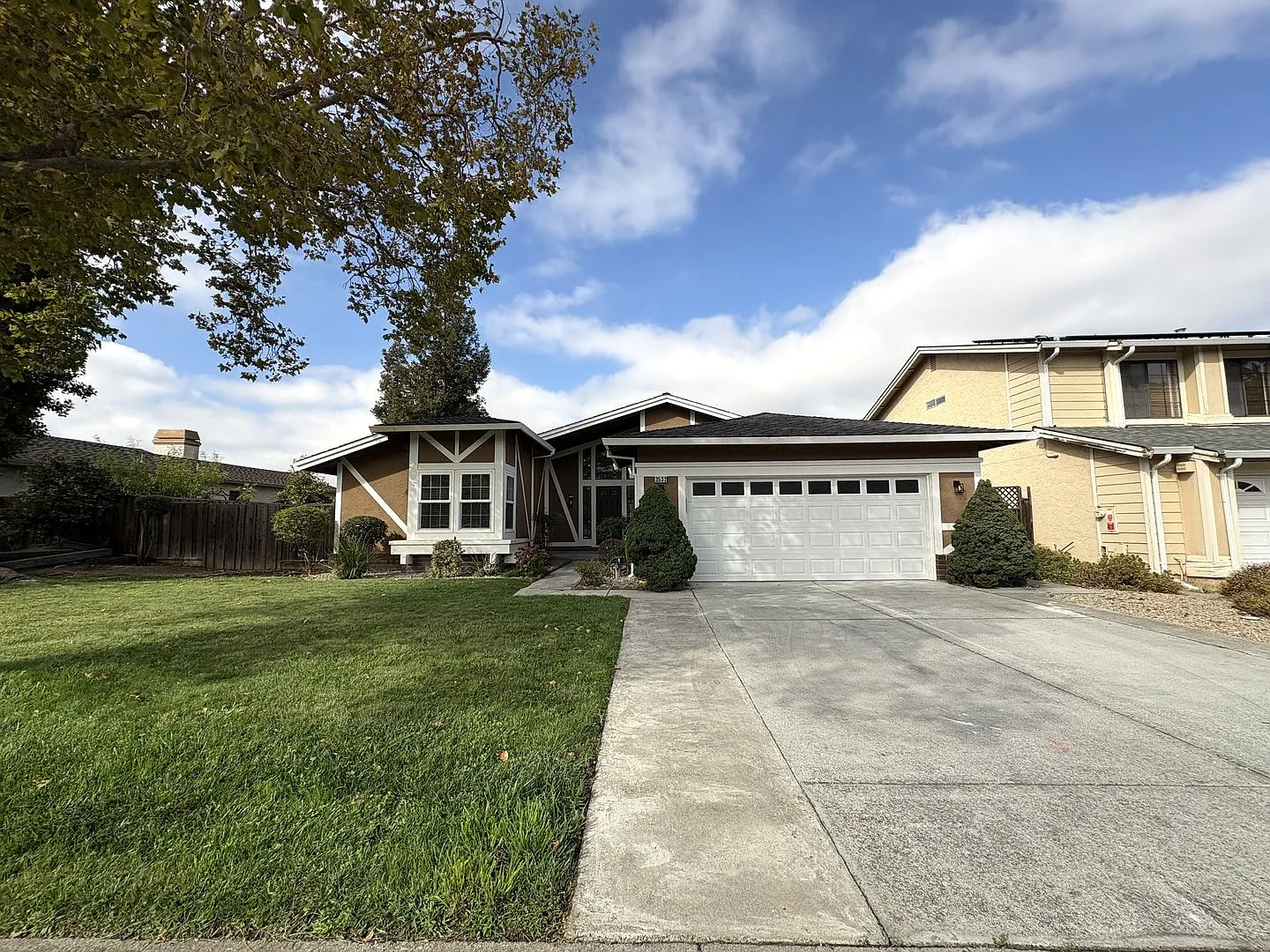 Beautiful 4 Bedroom 2 Bathroom Home in the Evergreen Hills of San Jose — Photo 1