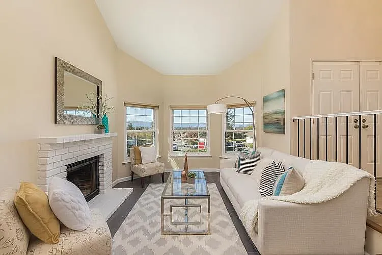 3 bed, 2.5 bath, 1592 sqft, $4,995 — Photo 3