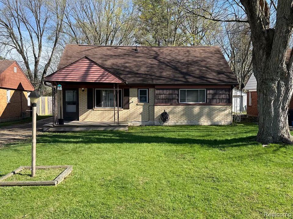 1st image of 2414 Wildwood Circle Dr