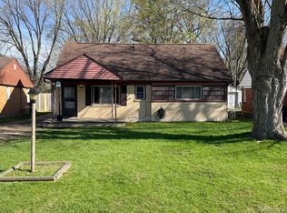 2414 Wildwood Circle Dr, Grand Blanc, MI 48439