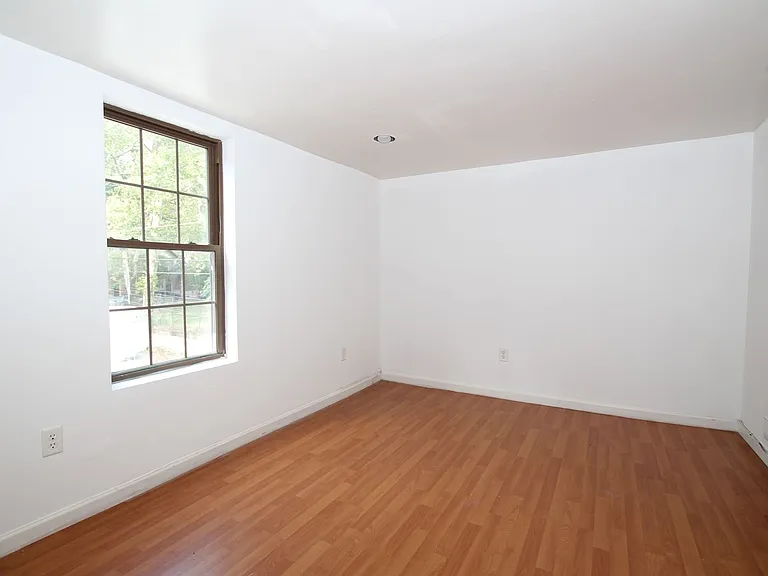625 South St #2R — Photo 2