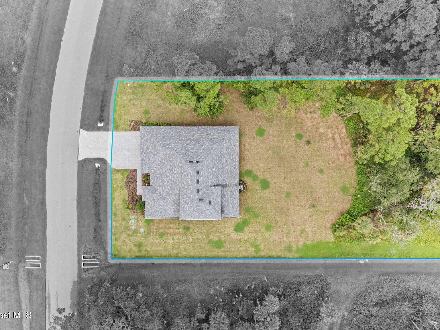 5 bed, 4.0 bath, 3342 sqft, $4,000 — Photo 3