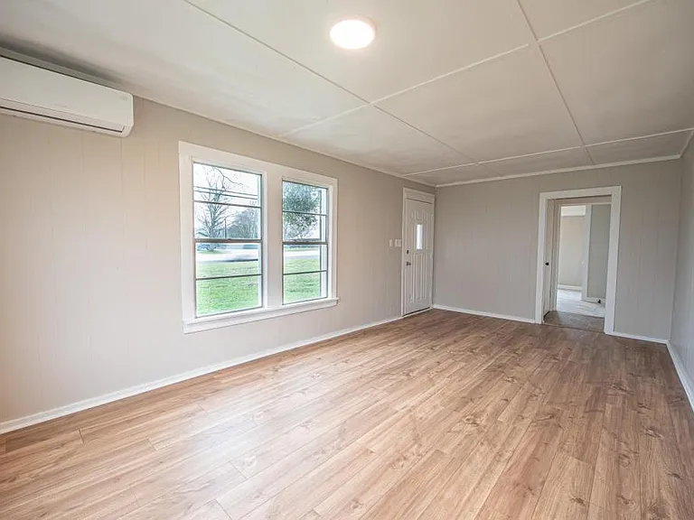 1608 W State Highway 21 — Photo 12