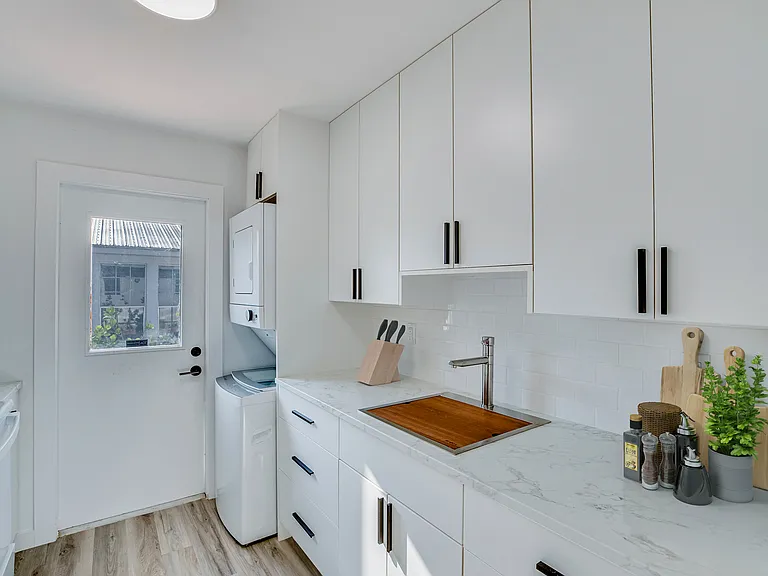 955 16th Pl #B — Photo 6