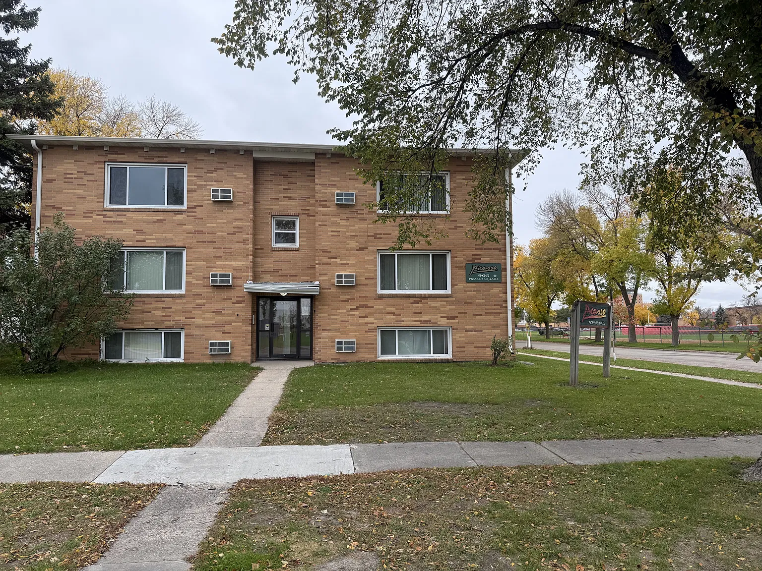 2 bed, $850 — Photo 1