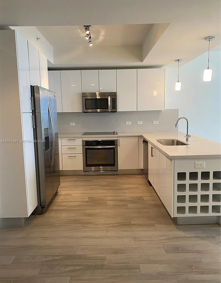 Nine At Mary Brickell Vill — Photo 3
